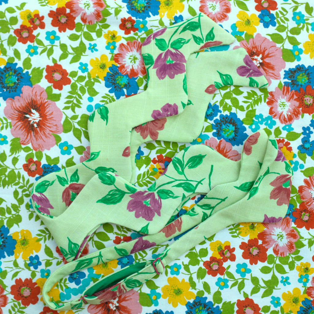 Jumbo floral rick rack tie