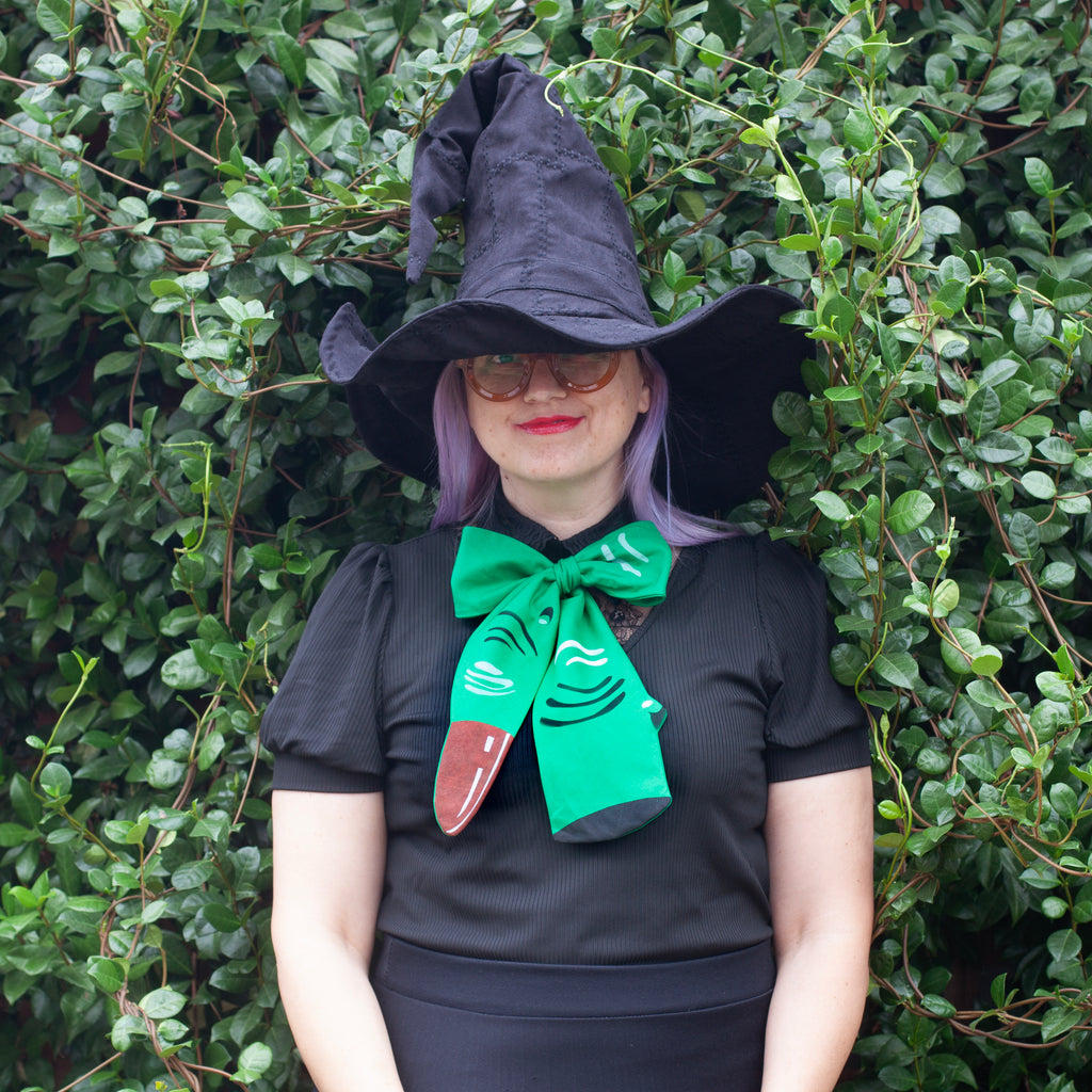 Witch finger bow tie!