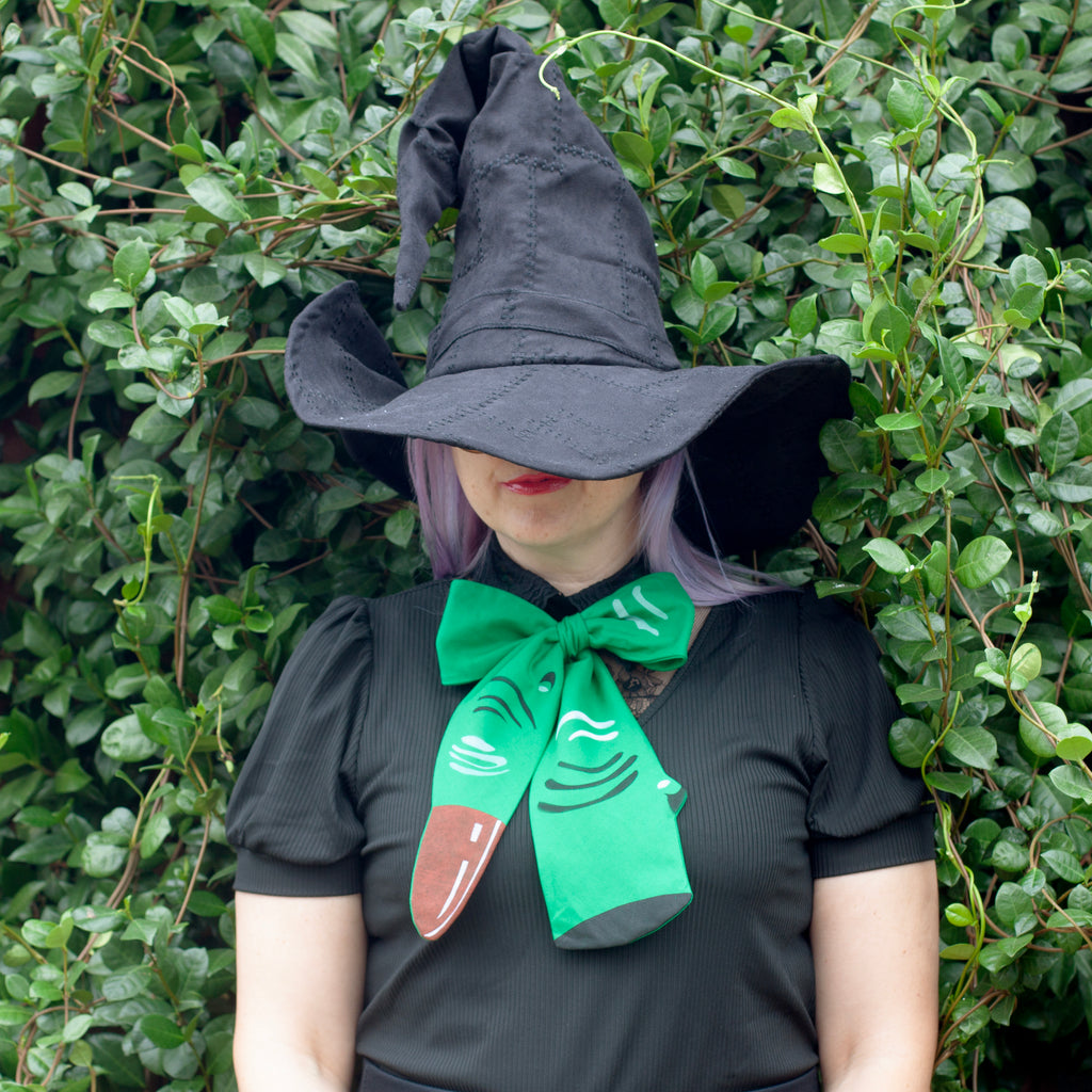 Witch finger bow tie!