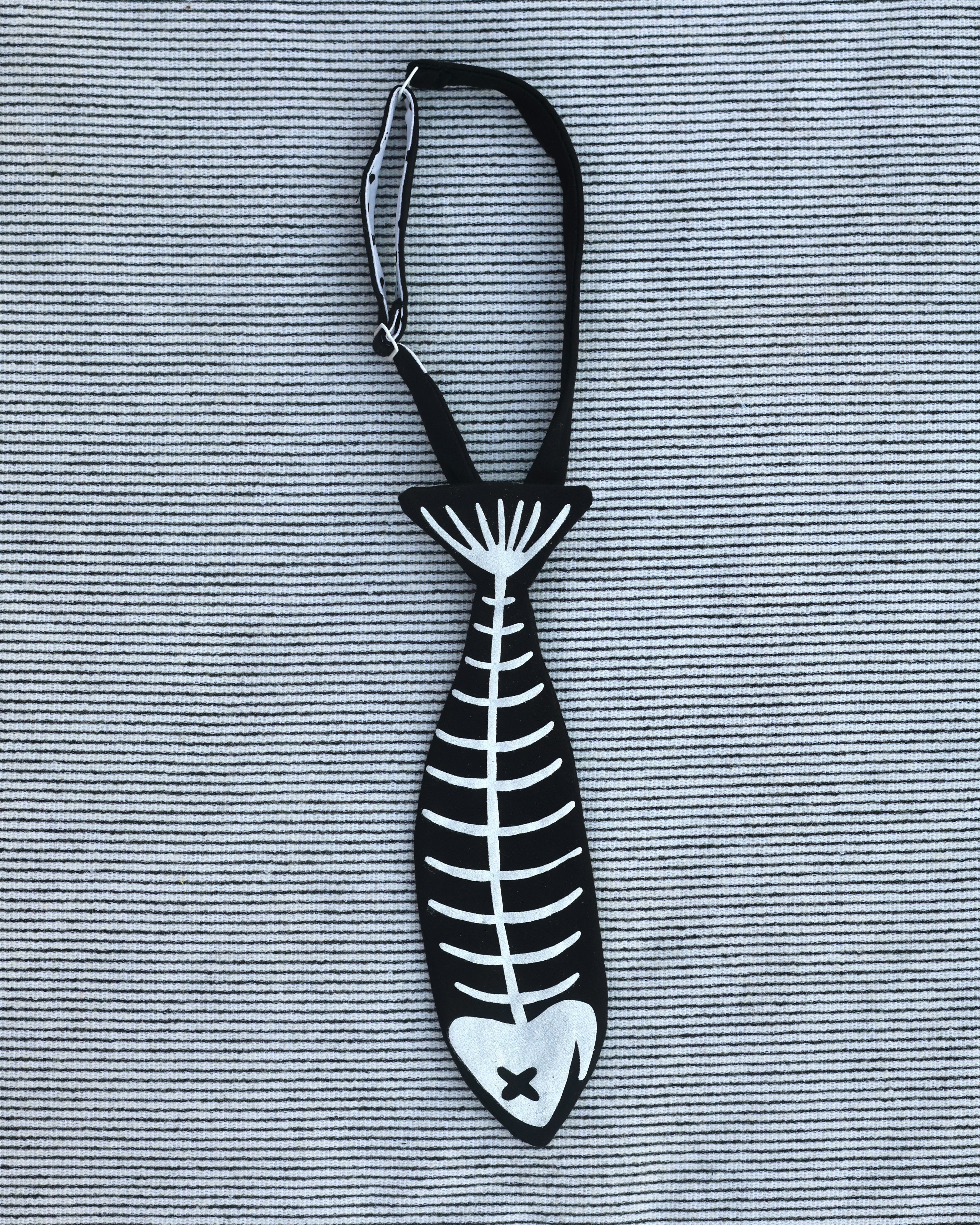 dead fish necktie