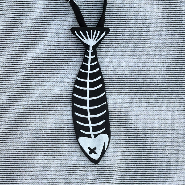 dead fish necktie