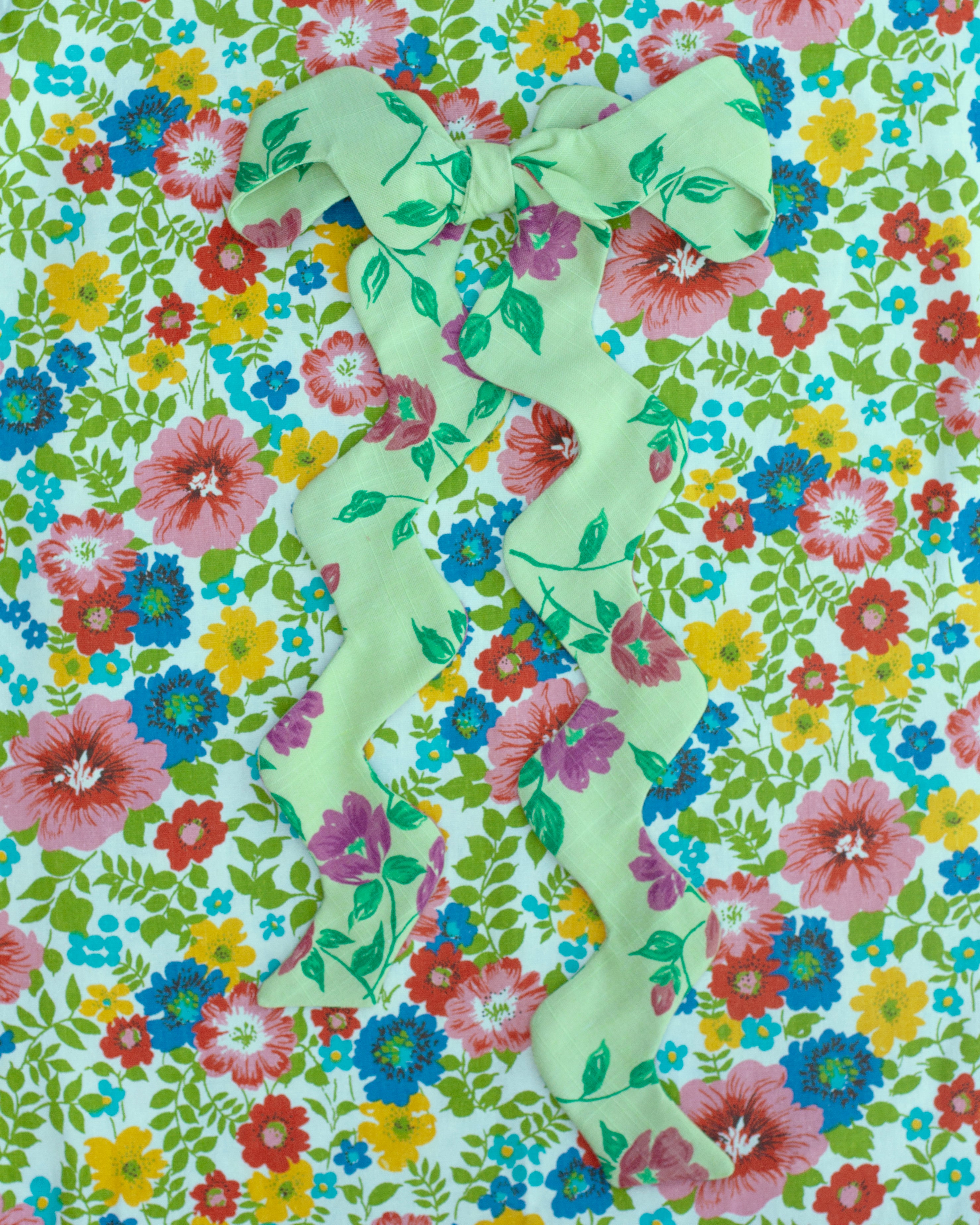 Jumbo floral rick rack tie