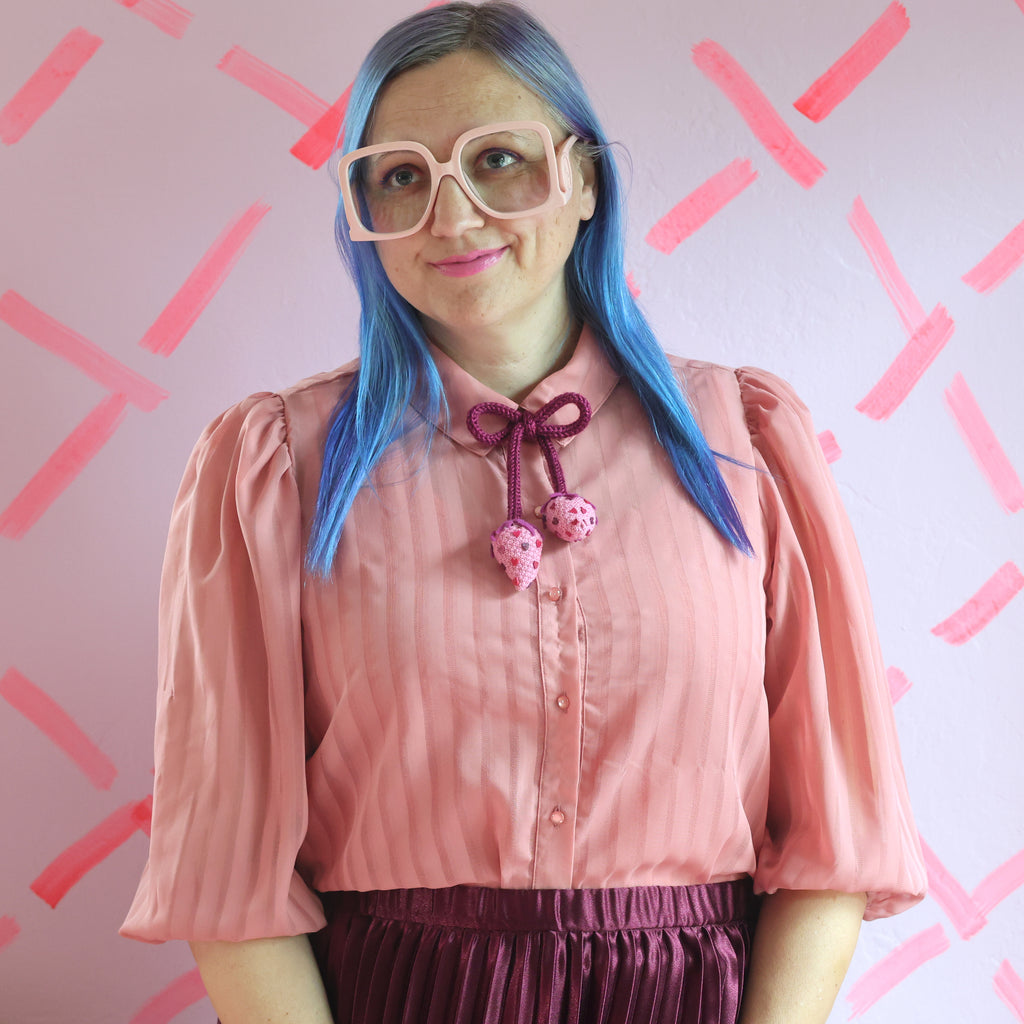 knit monochromatic strawberry with heart seeds!