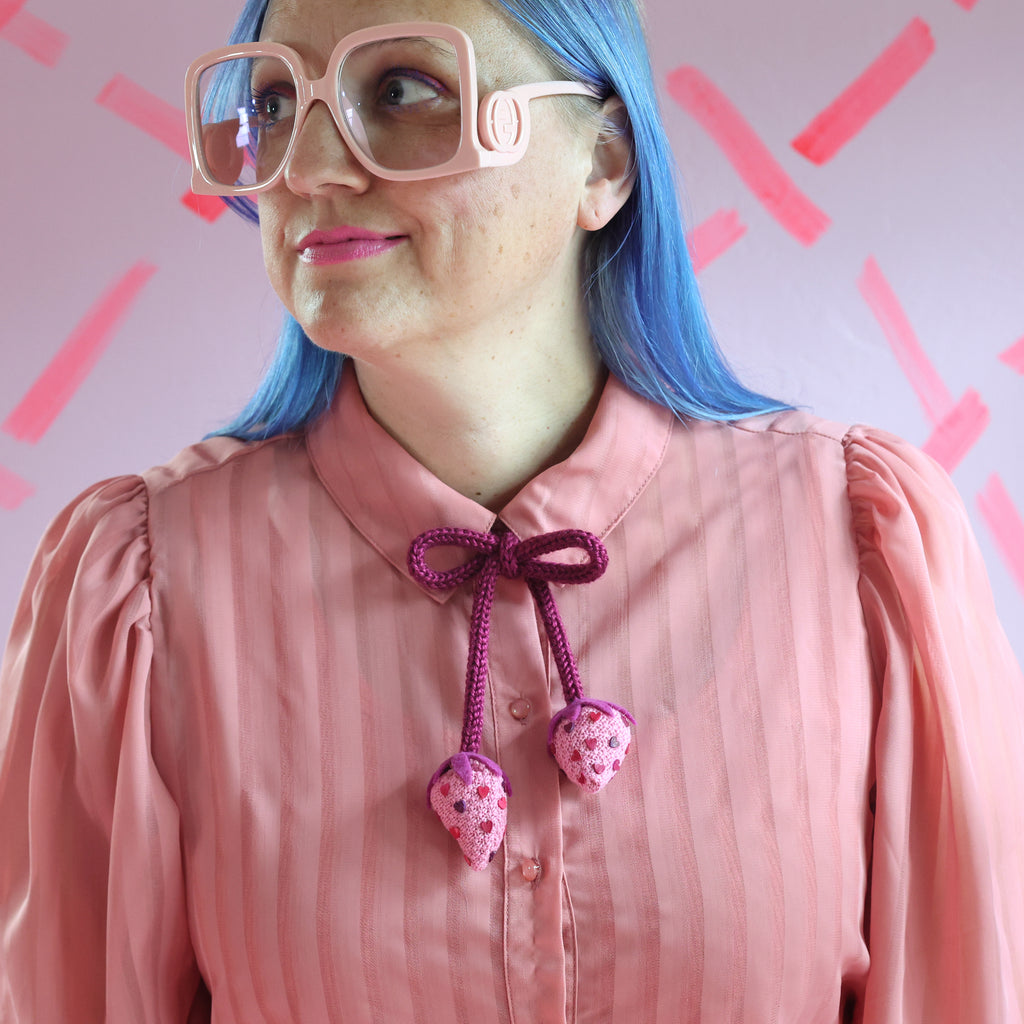 knit monochromatic strawberry with heart seeds!