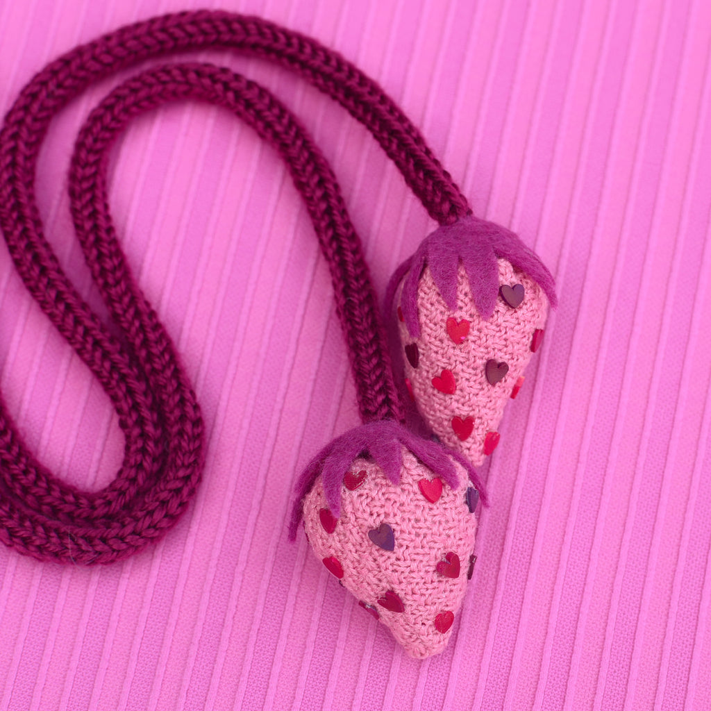 knit monochromatic strawberry with heart seeds!