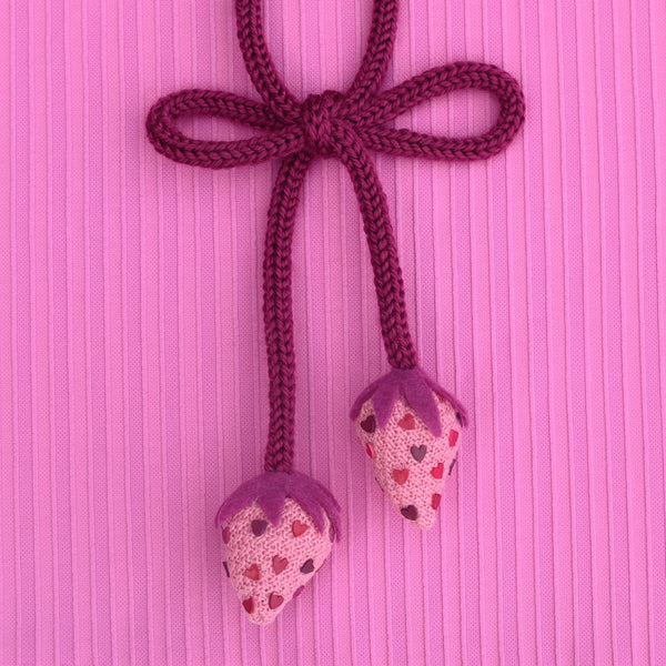 knit monochromatic strawberry with heart seeds!