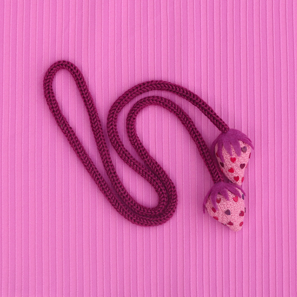 knit monochromatic strawberry with heart seeds!