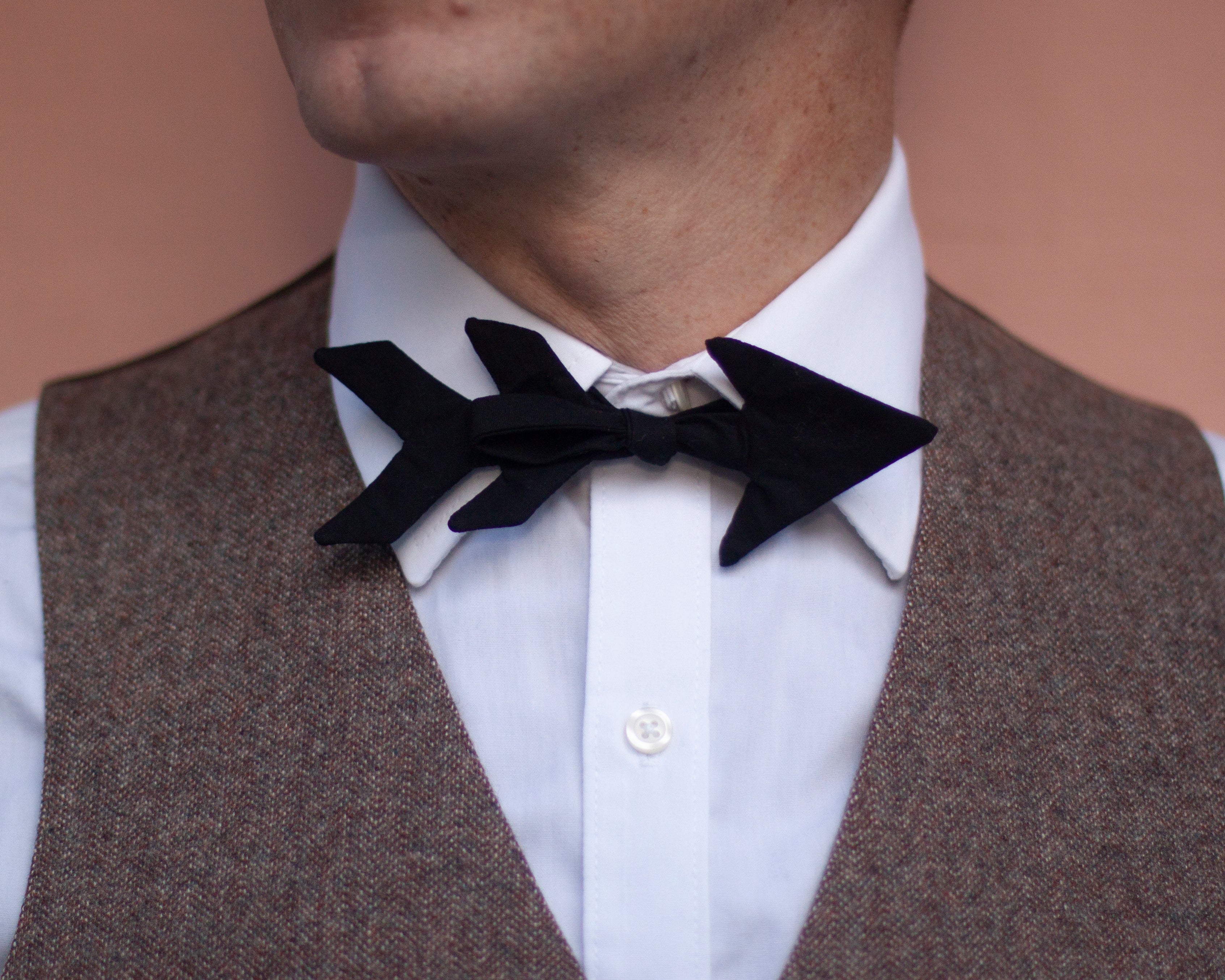 Cupid's arrow bow tie // Valentine's Day bow tie for ladies & gents!