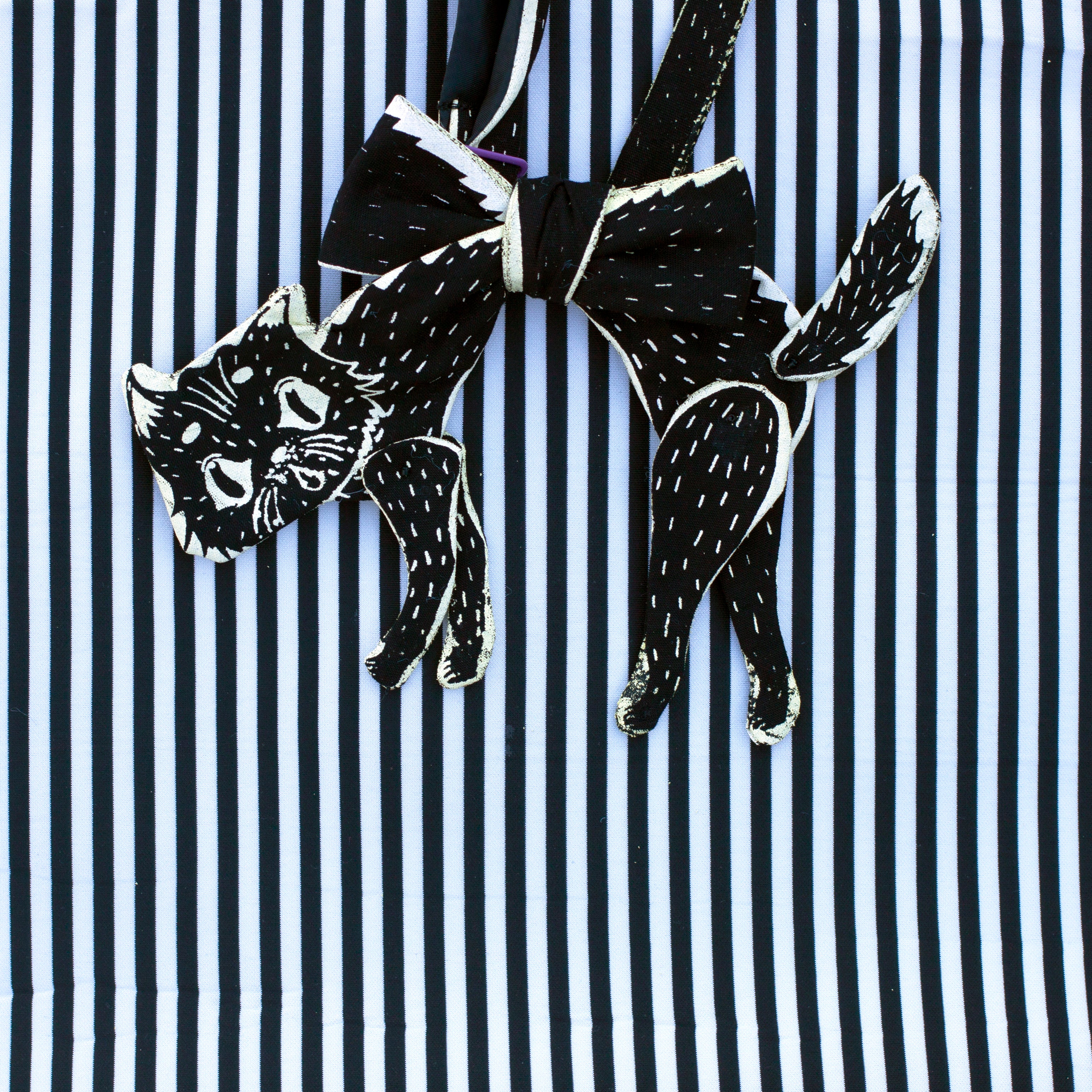 Scaredy cat tie