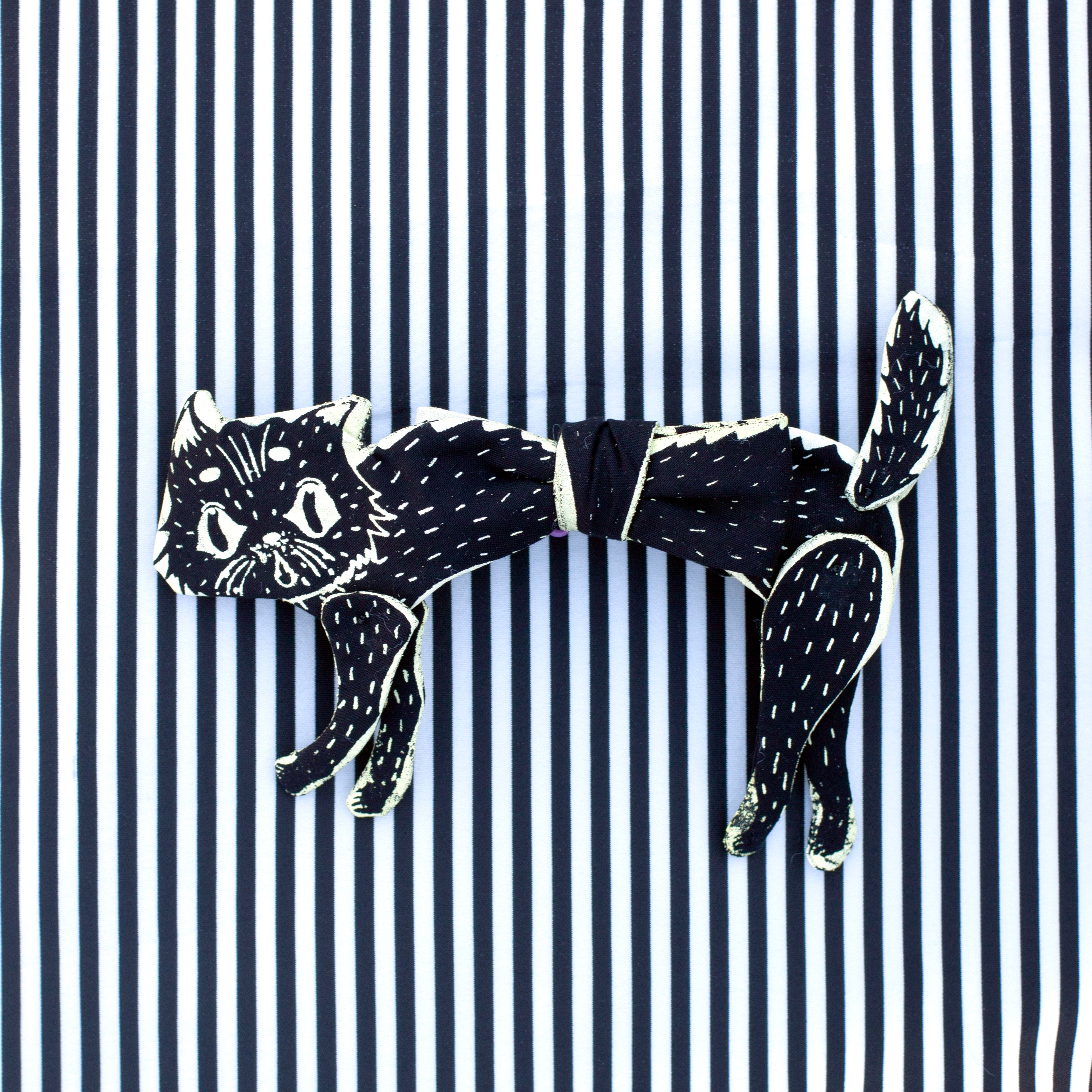 Scaredy cat tie