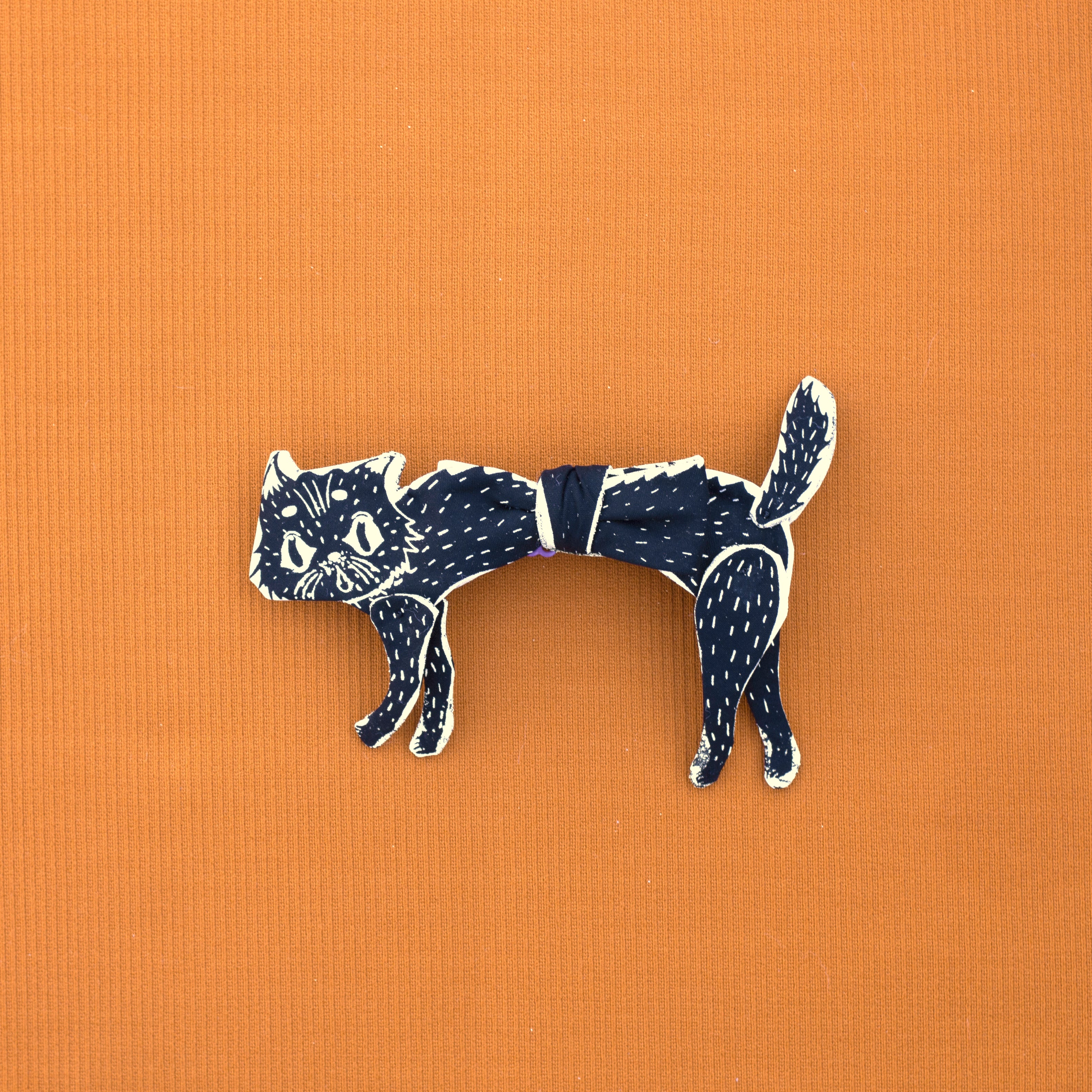 Scaredy cat tie
