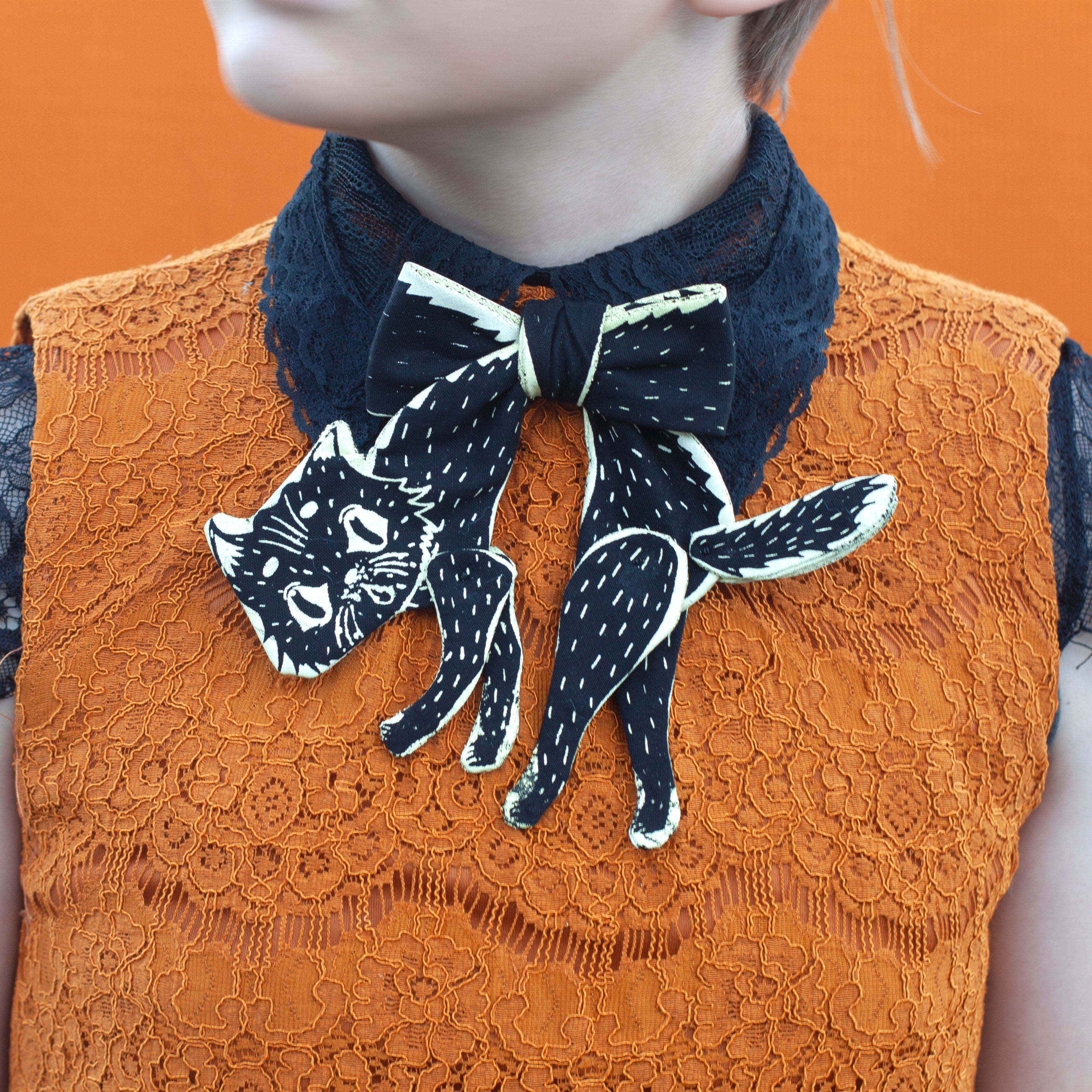 Scaredy cat tie